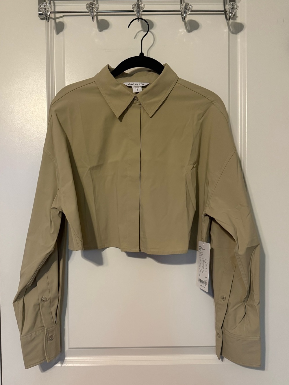 NEW! NWT! Athleta Beige Button-Down Ultra Crop Shirt Size Small
